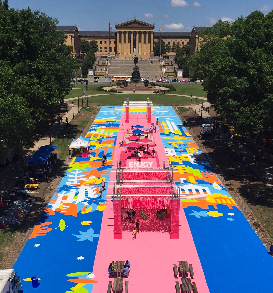 Today's the day: It's <a href="/TheOvalPHL/">The Oval</a>'s grand opening from 5-11pm! Head to The Oval+ for music, beer, food, circus performances, AND 'The Greatest Showman' on the big screen! theovalphl.org/events-by-day/…