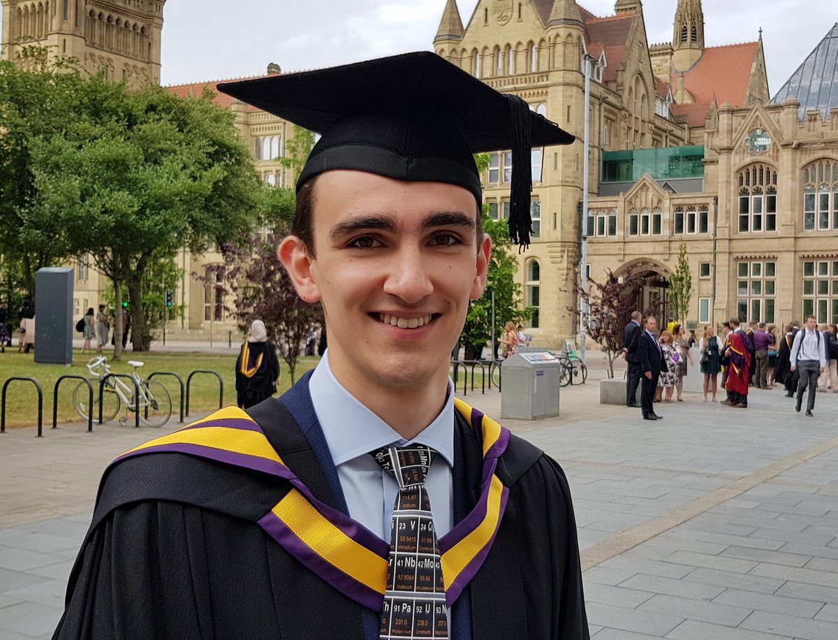 JamesGuy15's tweet photo. Alas, James Guy MChem (Hons) RSci! Amazing day with friends and family! https://t.co/cT76LjaxNk