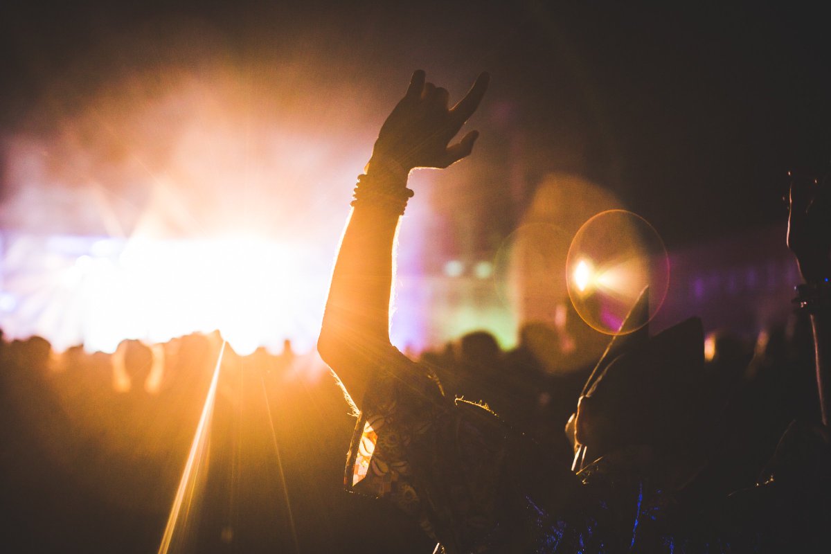 🔊 <a href="/DJmag/">DJ Mag</a> rustle up 15 massive tracks played at #FarrFestival2018 featuring Jeff Mills, Krystal Klear, New Order, The Prodigy, Kevin Saunderson and more djmag.com/content/15-mas…