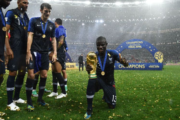 UberChelseaFC_'s tweet photo. N'Golo Kante played the World Cup after a loss of a family member, his big brother Niama died of a cardiac arrest before the competition began. 

He still played during the tournament and ended up a World Champion.

N;golo Kante, we salute you. https://t.co/ufQuciO39T