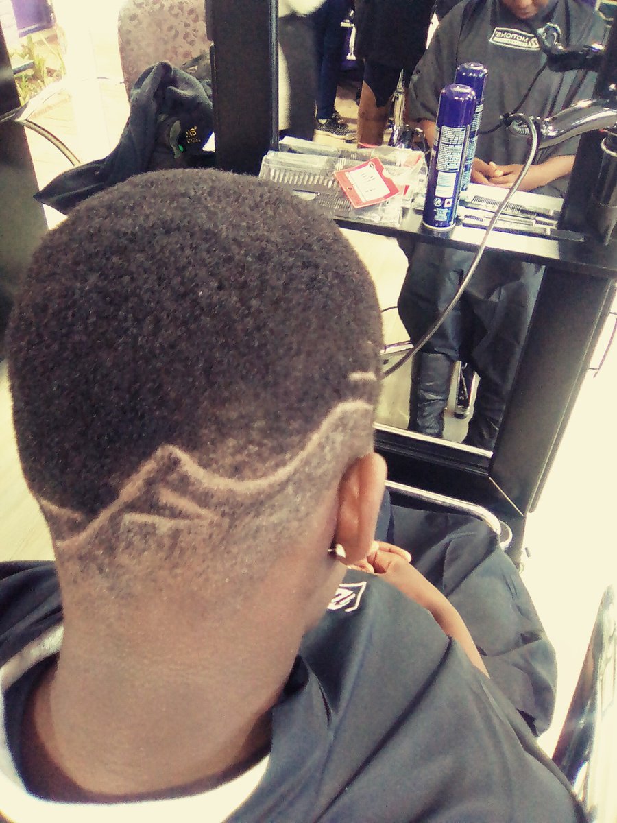 TBHA_Academy's tweet photo. Cut and style Prctical Assessment at the Tshwane Branch.🔥🔥🔥
#TBHA #BarberThings https://t.co/ycB0OMv9Dk