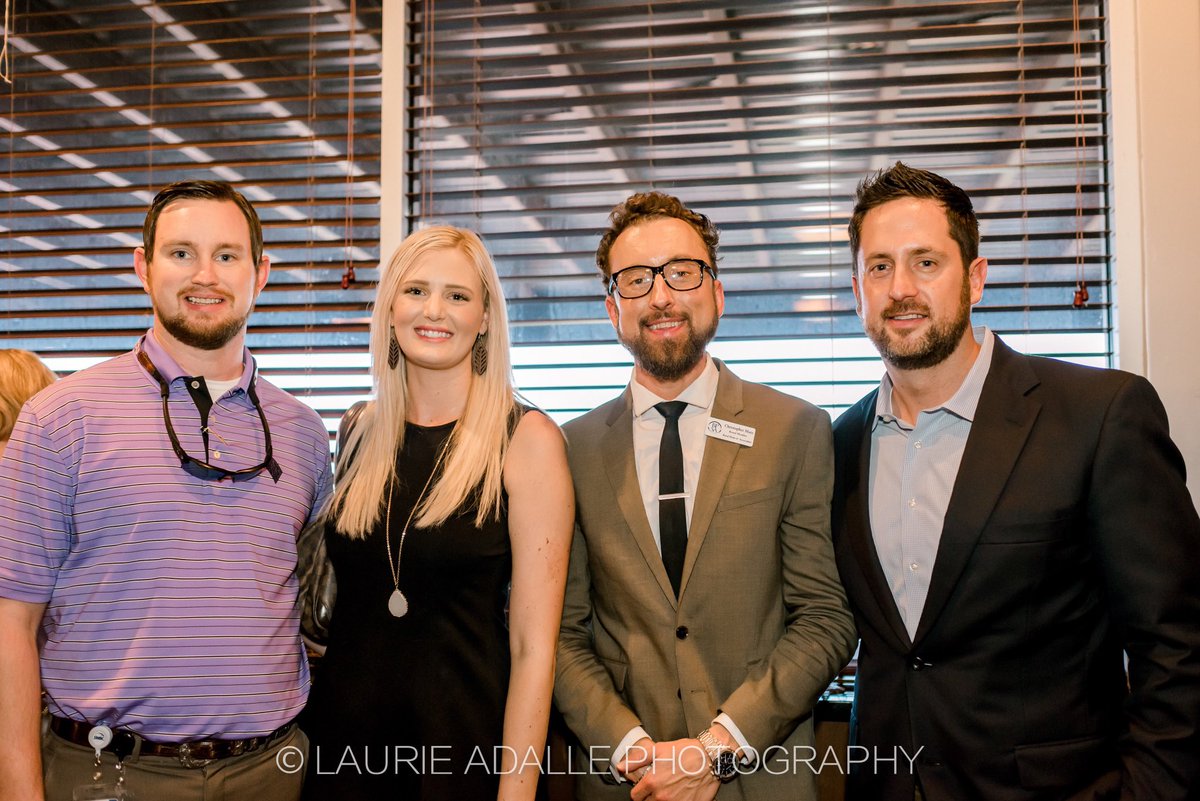 BusinessProsSA's tweet photo. Are you growing your business in San Antonio? Attend our next monthly mixer and set a goal 🥅 to give out X number of business cards. Our events are attended by others like you that are growing their business 🌱➡️🌳and network in San Antonio. Join us! #bpsa #networking https://t.co/FMVvHdYcB3