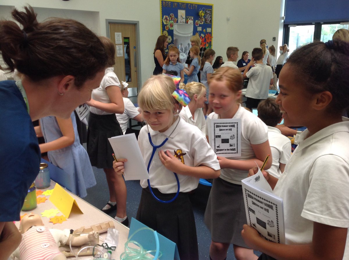 ArdenPrimary's tweet photo. Our careers fair is underway. Thanks to everyone who has given up their Friday afternoon to speak to our Year 5s &amp; 6s! @SCFCFoundation @WernethSchool https://t.co/MaYHWHic29
