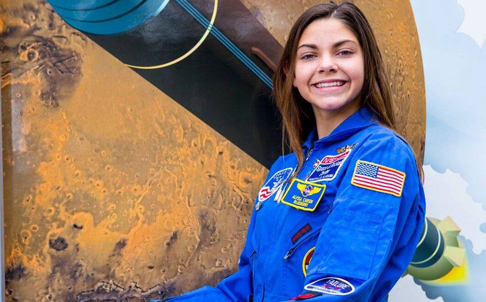 SaraUpdate's tweet photo. Mission to Mars 
Alyssa Carson สาวน้อยวัย 17 จาก "หลุยเซียน่า" เธอได้รับการฝึกฝนเป็นนักบินอวกาศจาก"นาซ่า" 
เพื่อภาระกิจยิ่งใหญ่ของมวลมนุษยชาติ 
ภาระกิจ..พิชิตดาวอังคาร ในปี 2033 https://t.co/KNo6KvPv9d