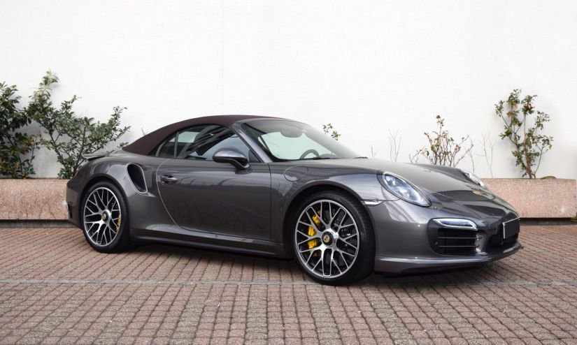 Experience Switzerland in a sports car - the land of mountains and lakes is perfectly suited for a thrilling drive! bit.ly/2uOLY9P