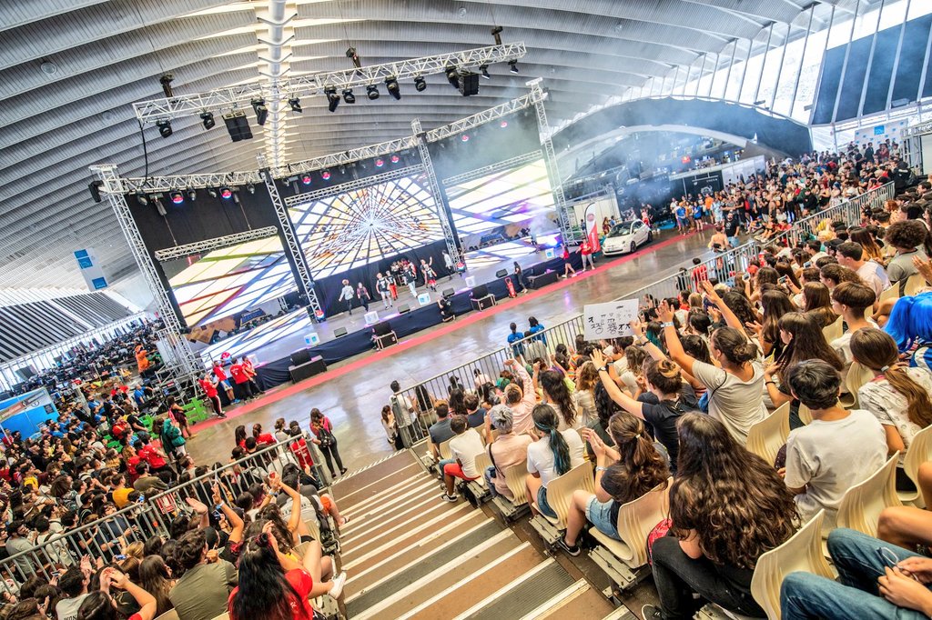 cryptoethlzq's tweet photo. #TLP2018 @TLPTenerife

¿Se sigue gritando aquello de?:

¡¿TELEPER@S, cual es vuestro oficio?! ¡aú, aú, aú! 👏😍👏🎮 https://t.co/9TEeQjWQiU