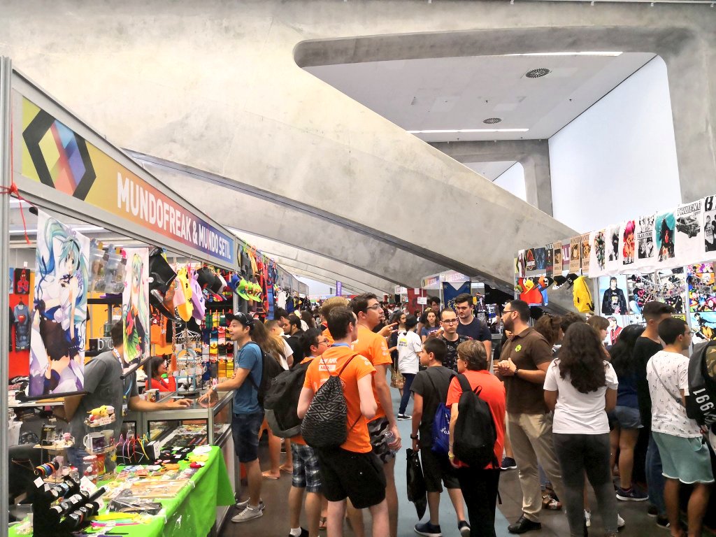 cryptoethlzq's tweet photo. #TLP2018 @TLPTenerife

¿Se sigue gritando aquello de?:

¡¿TELEPER@S, cual es vuestro oficio?! ¡aú, aú, aú! 👏😍👏🎮 https://t.co/9TEeQjWQiU