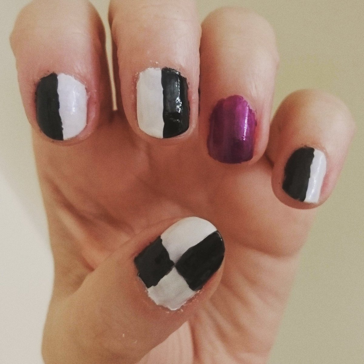 minkventures's tweet image. Excited for @JanelleMonae &amp;amp; her #dirtycomputertour tomorrow night!!  My outfit details are progressing nicely 😀😁💅⬛⬜💖