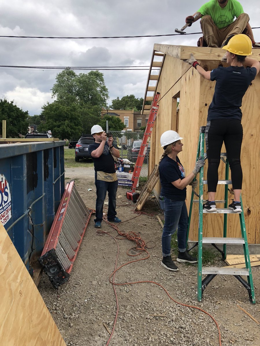 tcolon's tweet photo. #SuccessCloud #VTO day. Building houses with @Habitat_org with this amazing crew of humans #TheHouseThatTechBuilt https://t.co/0jRltjQino