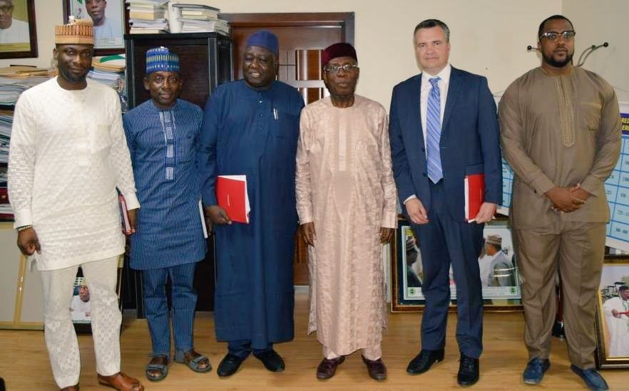 AuduOgbeh's tweet photo. Yesterday in Abuja, I had a meeting with the Deputy Director, Agricultural Development @gatesfoundation, Tom Kehoe. We discussed our State Partnership for Agriculture programme &amp; the impact so far; and new focus on livestock, M&amp;E, policy alignment etc. for greater effectiveness. https://t.co/fizcJ1Z2zi