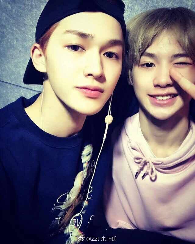 Aeriicjt's tweet photo. จู!เจิ้ง!ถิง! ถ้าไม่อยากให้หม่ามี๊คิดว่าหนูสองคนมีปัญหากันจริงๆ มาอัพรูปในเว่ยหน่อย ขอรูปคู่แบบที่เคยอัพบ่อยๆ ไม่งั้นหม่ามี๊จะคิดว่าทะเลาะกันจริงๆแล้วนะ 🐽🐭

 #贾正 #จองจัส #จัสจอง https://t.co/1fqhhWH9zj