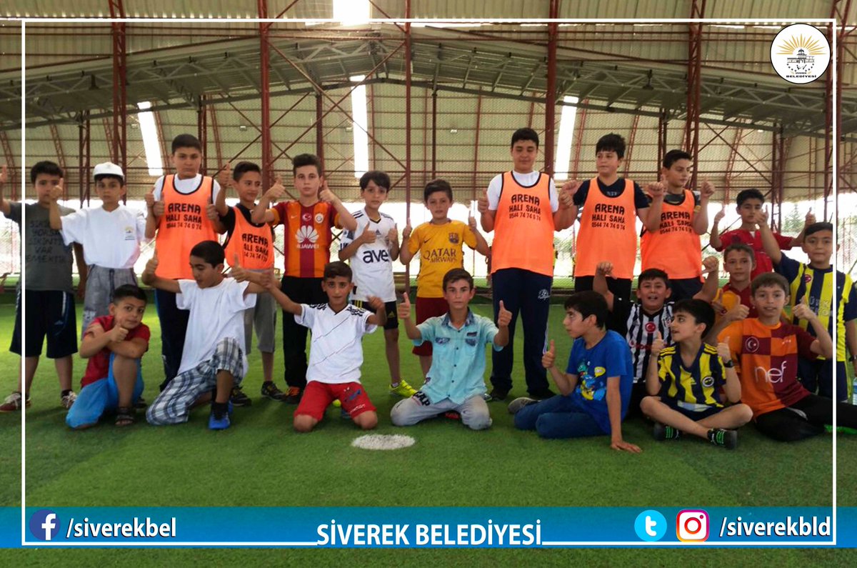 Siverekbld's tweet photo. Kardeşliğin, dostluğun ve paylaşmanın en güzel örneklerinin yaşandığı yaz okulumuzda gençlerimizin sosyal ve fiziksel yönden gelişimlerine katkıda bulunmak, kardeşliğin sporla buluşmasını sağlamak için bugün ki rotamız halı saha müsabakası ⚽️ @erolkaya_ist @ResulYilmaz63 https://t.co/DwMfOgODp6