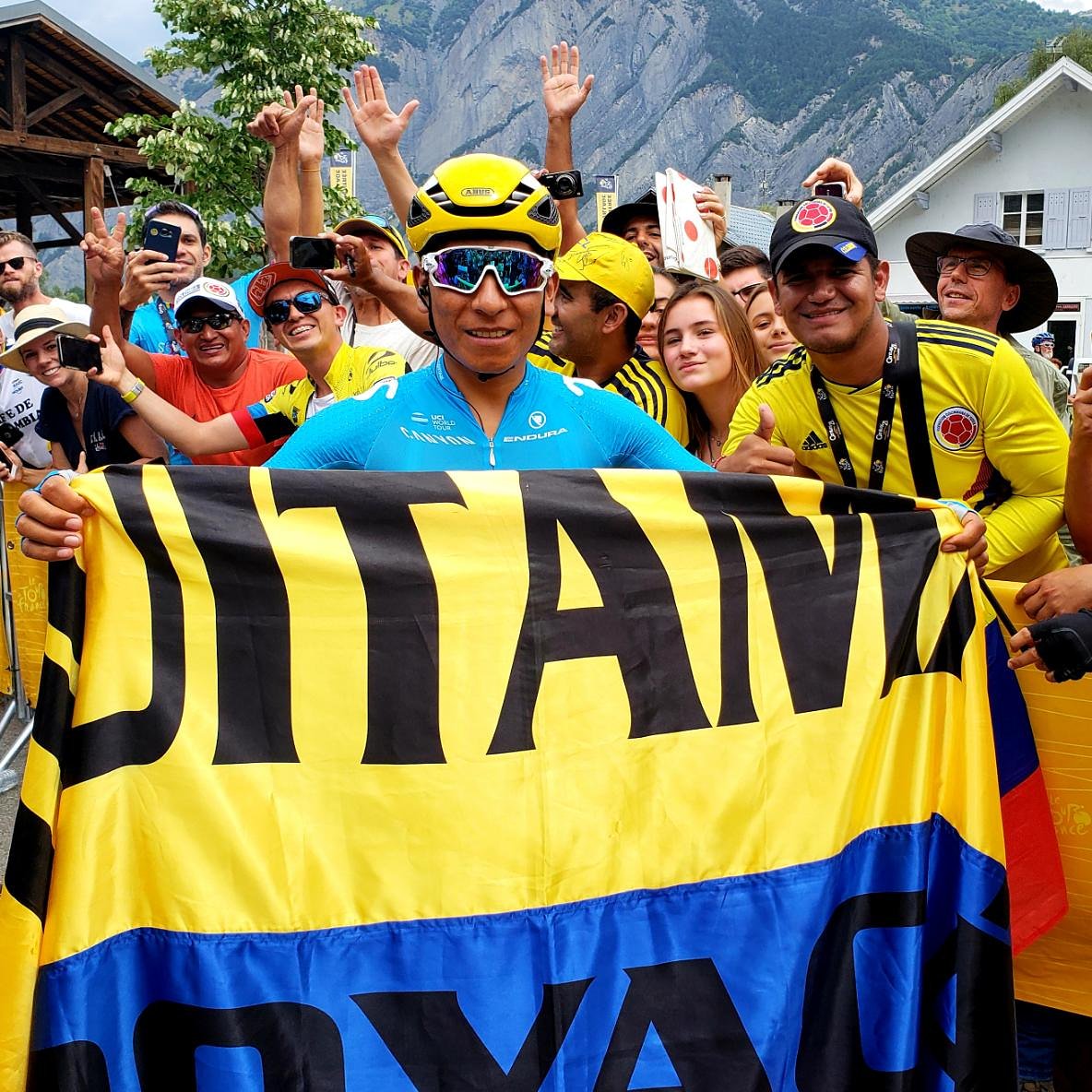 NairoQuinCo's tweet photo. Cada día una batalla, de pie continuo dando todo lo que tengo. Orgulloso de mi bandera. Feliz dia de la independencia. #VivaColombia #Boyaca #TDF2018 https://t.co/Tyyb2MzmPs