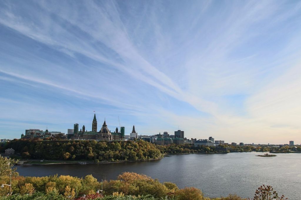 These 4 Canadian cities could see a jump in housing activity: ow.ly/m8Ez30l2kDz #cndre