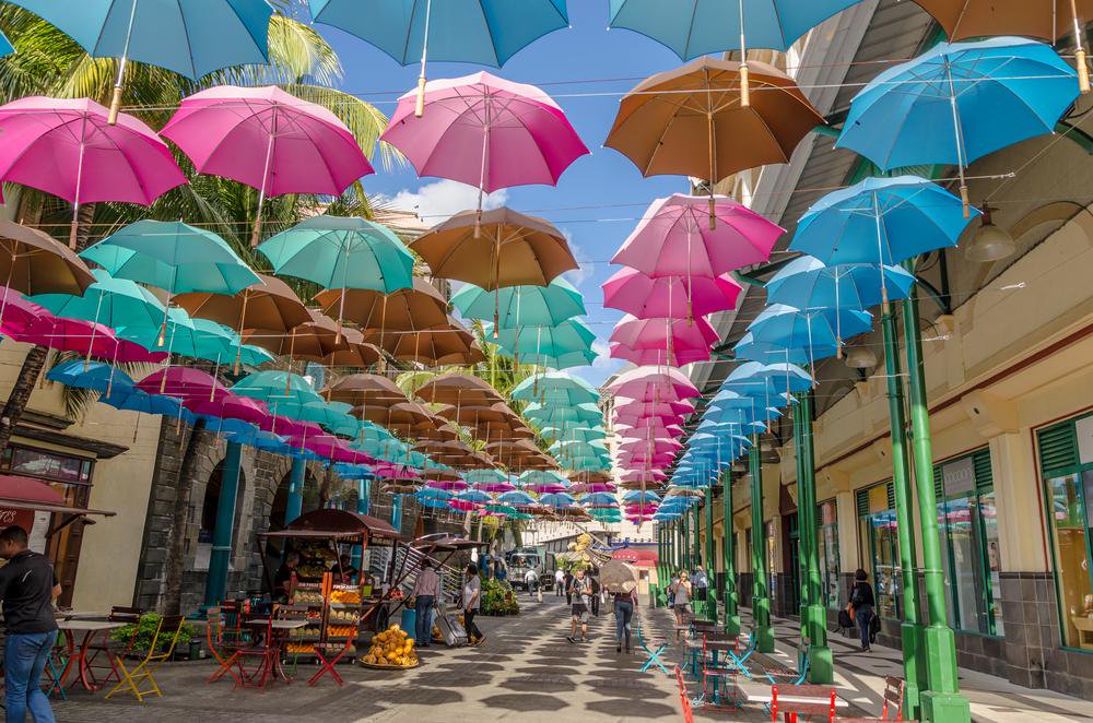 resaplanet's tweet photo. Aventurez-vous dans les rues de Port-Louis et découvrez l’immense richesse culturelle de la capitale !
#Resaplanet #Resamaurice #îles #islands #océanidien #indianocean #vacances #holidays #vacation #wanderlust https://t.co/IZ8WEb5ErF