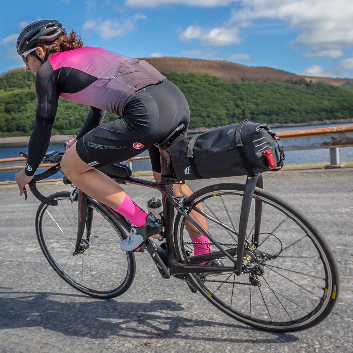 TailfinCycling's tweet photo. The Tailfin AeroPack will completely redefine how you carry gear on your bike. 

Stiff, Lightweight, Zero Fuss.

Sign up for launch date now - https://t.co/oZrOWlszXO https://t.co/9OWTuqGOkg