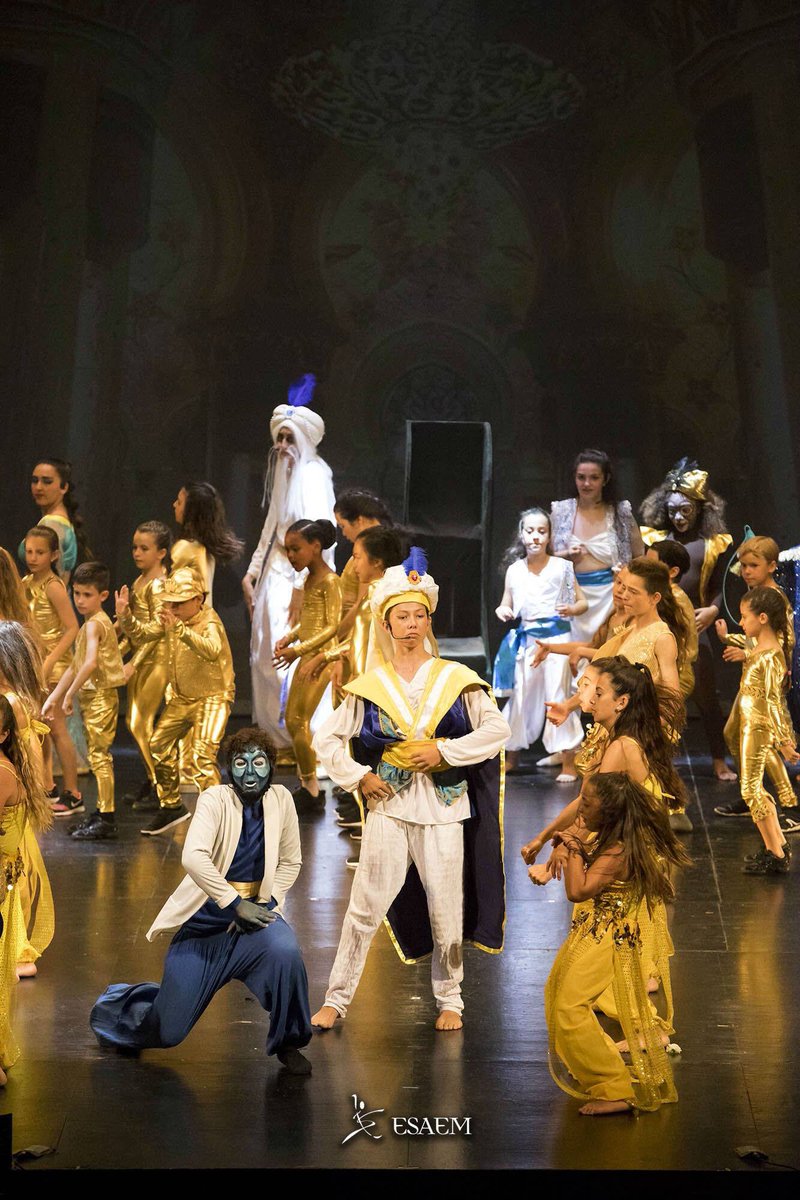 ESAEM_oficial's tweet photo. 🎬 Ya está disponible "#Aladdín" de la Gala del Conservatorio #ESAEMBallet
.
No te pierdas a los pequeños gran artistas de #ESAEM!
.
Puedes verla en:
📺 Canal YouTube de @esaem_oficial
💻 Galería de nuestra web https://t.co/dQslz9ZaxM
.
. https://t.co/rUMRgwrNZQ