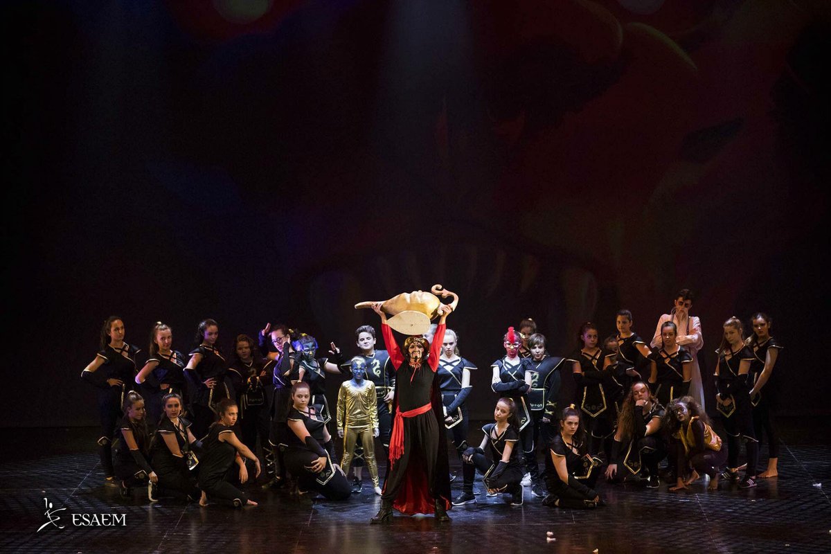 ESAEM_oficial's tweet photo. 🎬 Ya está disponible "#Aladdín" de la Gala del Conservatorio #ESAEMBallet
.
No te pierdas a los pequeños gran artistas de #ESAEM!
.
Puedes verla en:
📺 Canal YouTube de @esaem_oficial
💻 Galería de nuestra web https://t.co/dQslz9ZaxM
.
. https://t.co/rUMRgwrNZQ