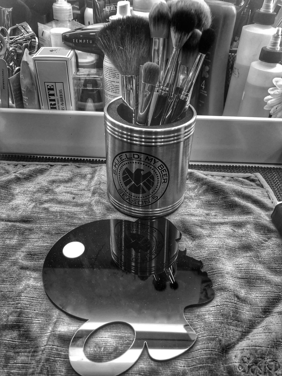 Happy Friday #Agents 🎨