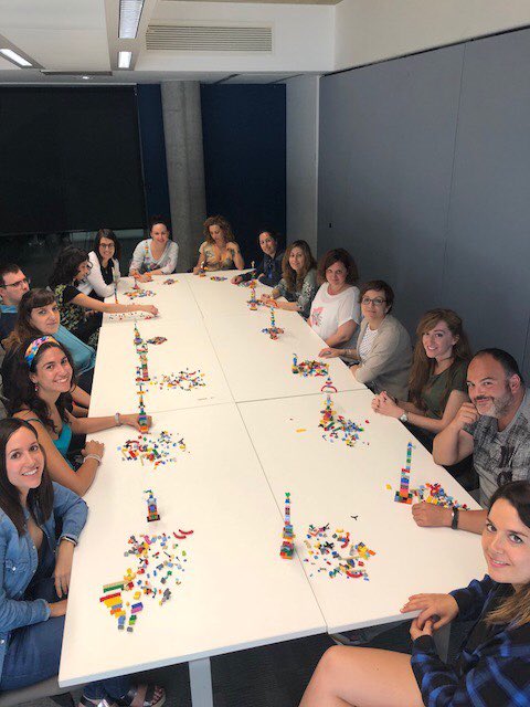AbalosAlvarezLu's tweet photo. Day 5 of our #PFLE18: An introduction to Lego Serious Play. Dimensional LEGO 3D models serve as the basis for group discussion, knowledge sharing, problem solving and decision making. https://t.co/2yRlWYX7yw