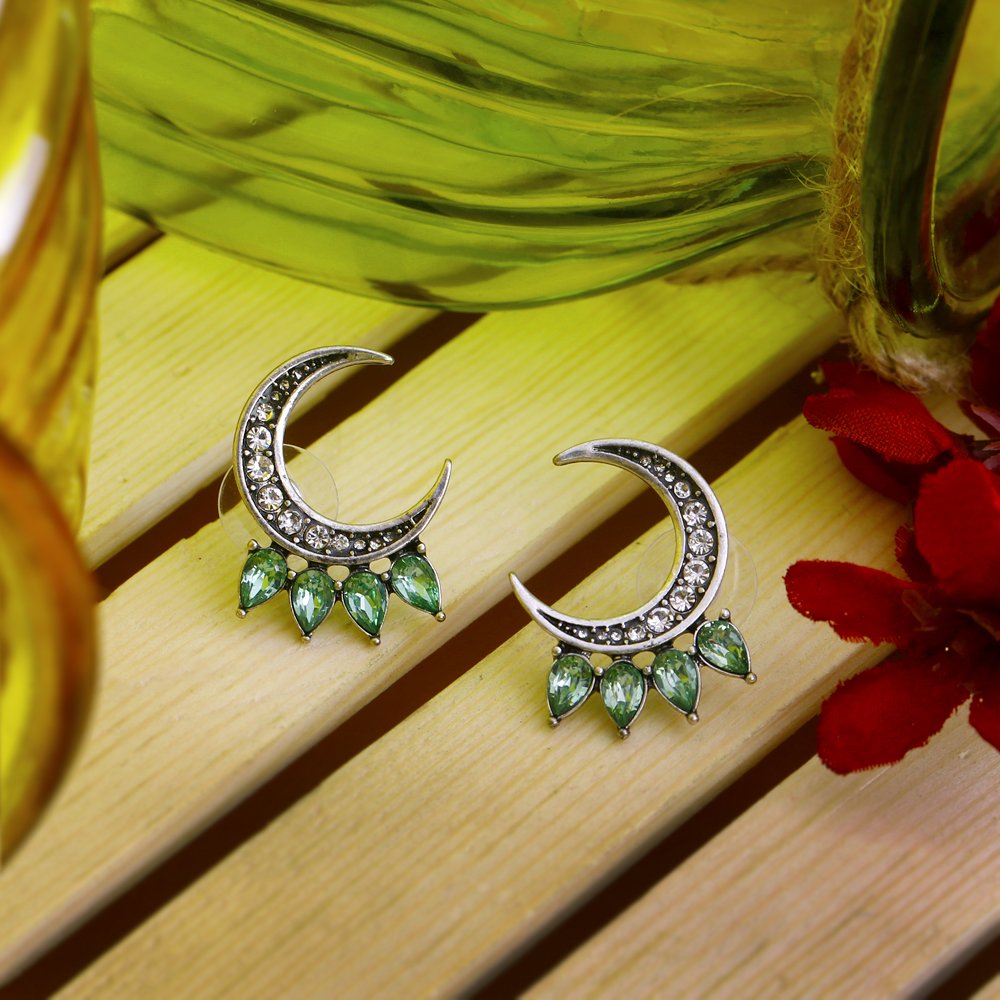 theblingbag's tweet photo. Watch out for these unique earrings as you style it your way. Grab it at just Rs. 539 in our upto 70% off End of Season Sale! 
Ping us on +917045132025 for Whatsapp Orders.
#TheBlingBag #blingbag #blingboutique #subscriptionboxindia #classy #pieces #fashion #sale https://t.co/N4YGxxgH7T