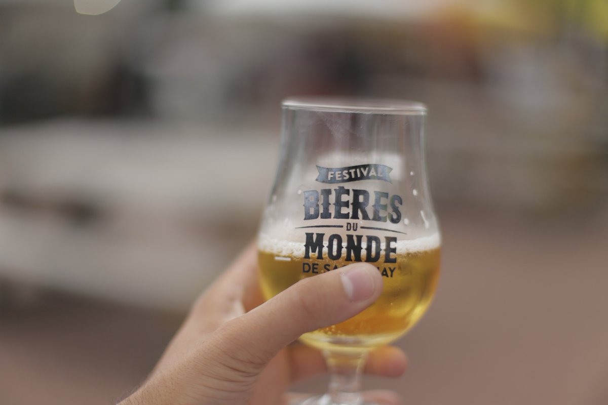 SaguenayLac's tweet image. Le Festival des Bières du Monde bat son plein. Que vous soyez amateurs de bières ou foodies vous y trouverez votre compte ce week-end! Notez que la billetterie accepte que l’argent comptant! #Saglac #CestGeant