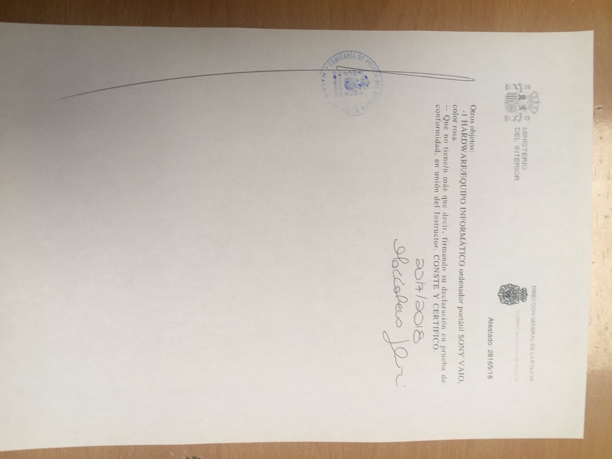 Magda_Florio's tweet photo. @FHHostels Dear all,

I write you to report the  a man has stolen my PC Sony Vaio  today morning at 9.15 in Far Hope Atocha Hostel in the kitchen. 
I ask you to reimburse the value of my pc. I lost a competition within European institutions too.
Very sad ! https://t.co/r68A7UzGhp