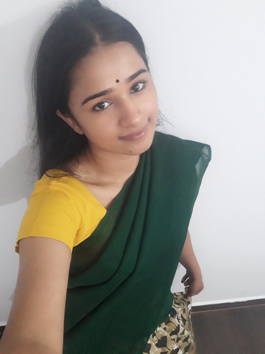KannikaRavi's tweet photo. இரவு வணக்கம்🌷🌼 https://t.co/HqJiei7Te8