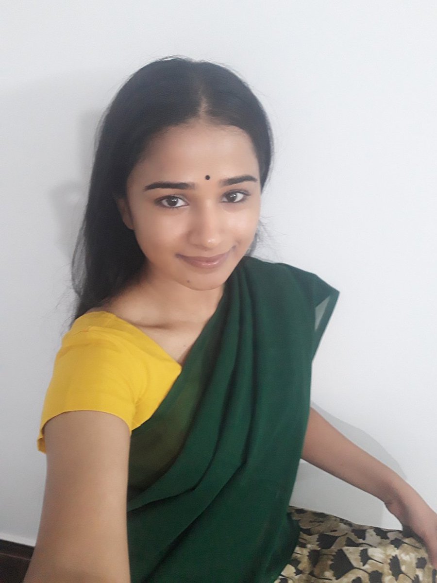 KannikaRavi's tweet photo. இரவு வணக்கம்🌷🌼 https://t.co/HqJiei7Te8