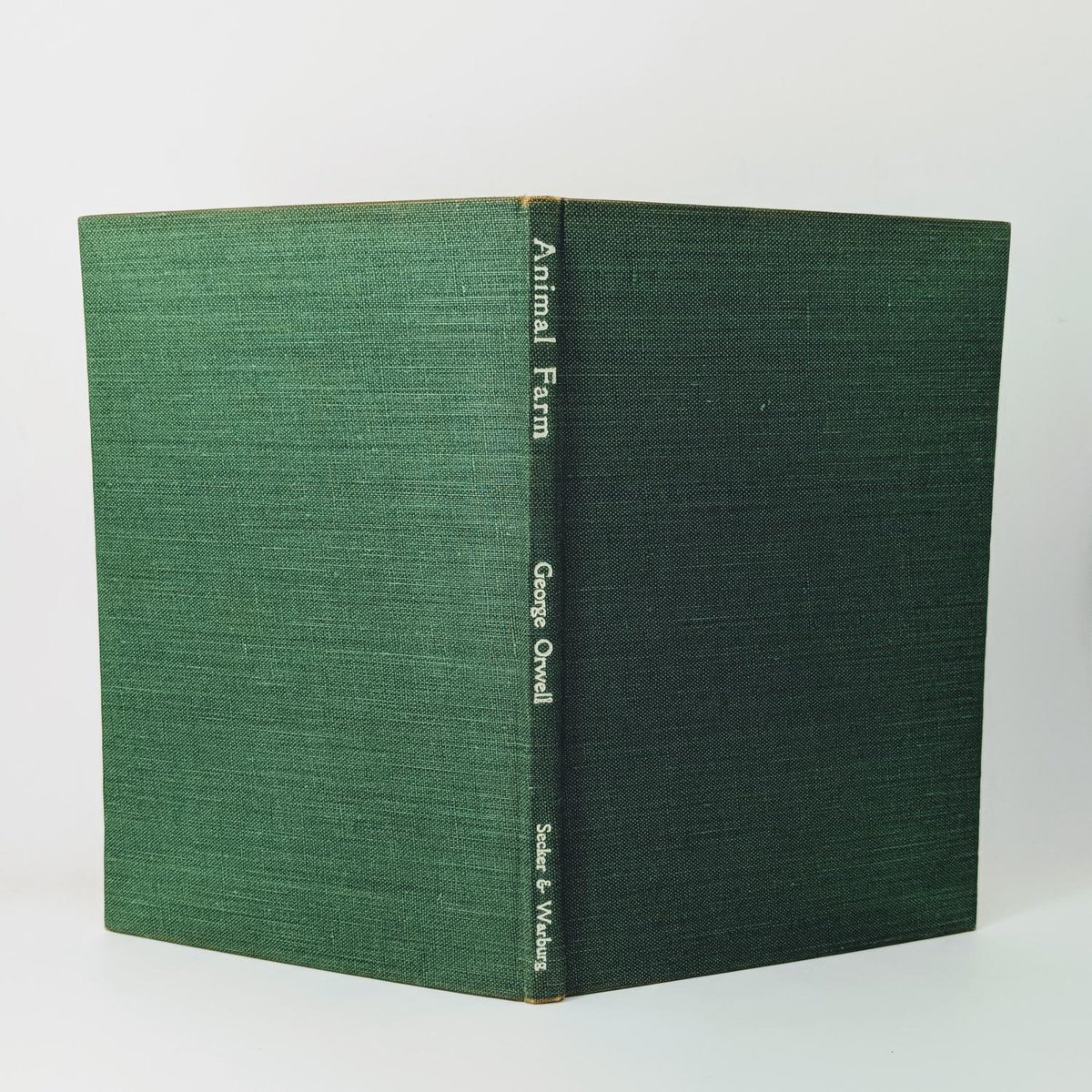 finebookcellar's tweet photo. 'Animal Farm' by George Orwell: First edition, first impression in first issue dust jacket (Secker &amp; Warburg, 1945). 

#animalfarm #georgeorwell #orwell #bibliophile #book #bookcollecting #classic #literature #fiction #firstediton #rare #rarebook #finebooks #finebookcellar https://t.co/zuAvikjMBh