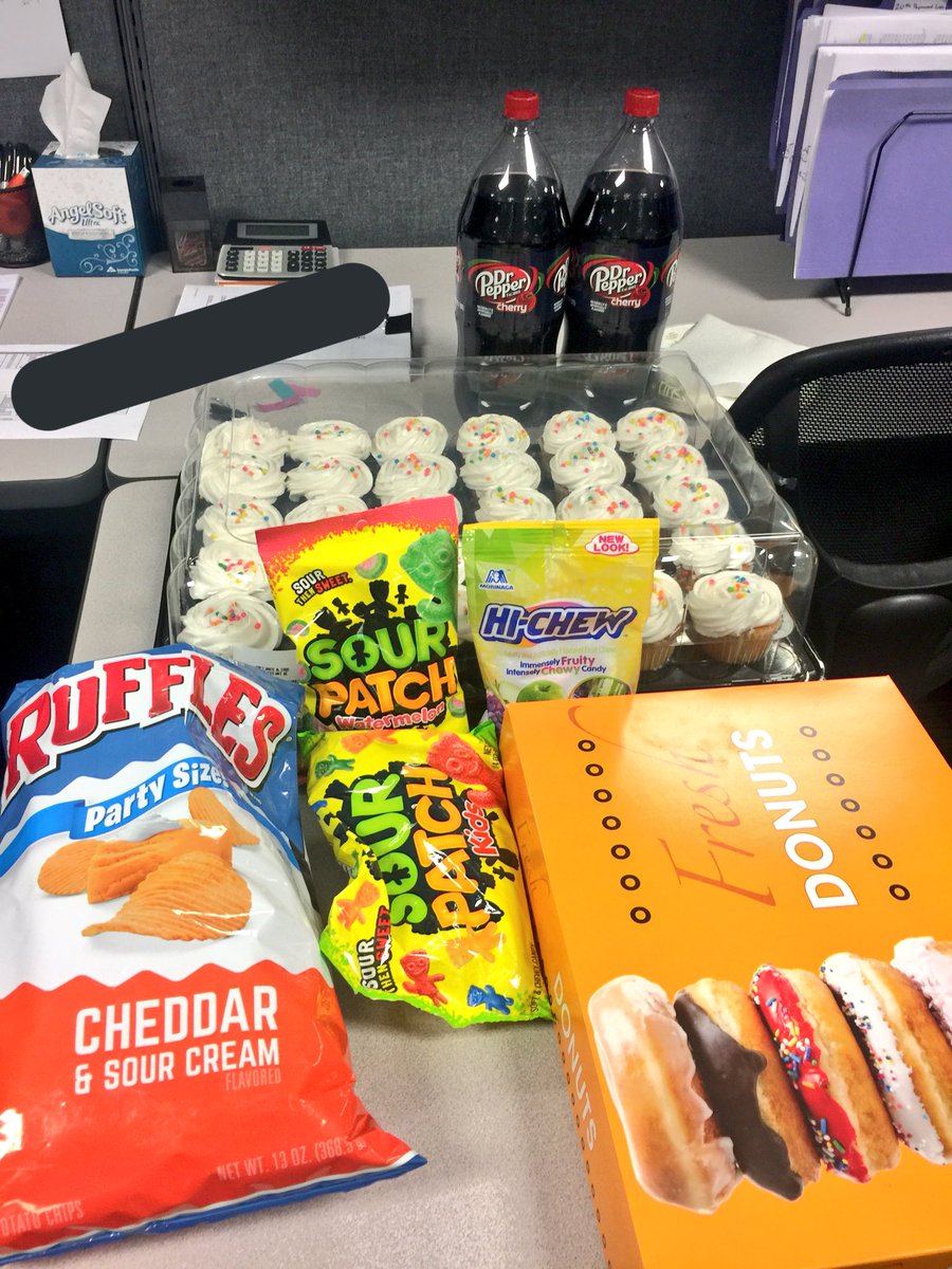 heatherutt's tweet photo. My work is the best! Early birthday celebration! 🎉 https://t.co/9FQO0UZwdZ