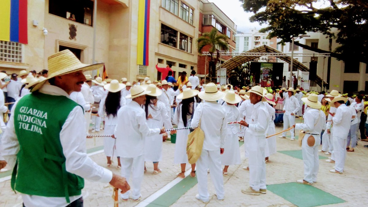 Dalsuro's tweet photo. #Enestemomento #20deJulio #DiaDeLaIndependencia #Derechoscolectivos #Guardiaindigena @enibague con @GA_Jaramillo apoya @Alcaldiaibague hacia la @ColombiaSoberan  @PazQuerida @territoriosdpaz https://t.co/AIAbZgeEyd