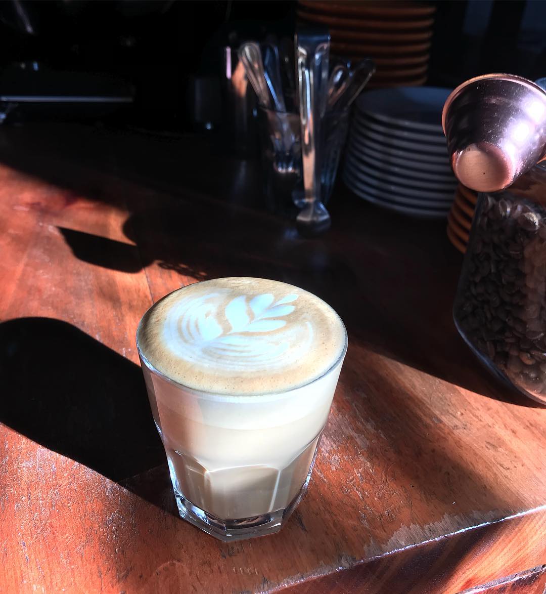 OGRcafe's tweet image. Una cálida mañana — Cómo! ¿No lo crees? 😉 Ven a  @ogrcafe #cozy #sweet #coffee #flavor #goodmorning #nofilter #barista #buencafe #cafe #specialtycoffee #coffeeroaster #parquebustamante