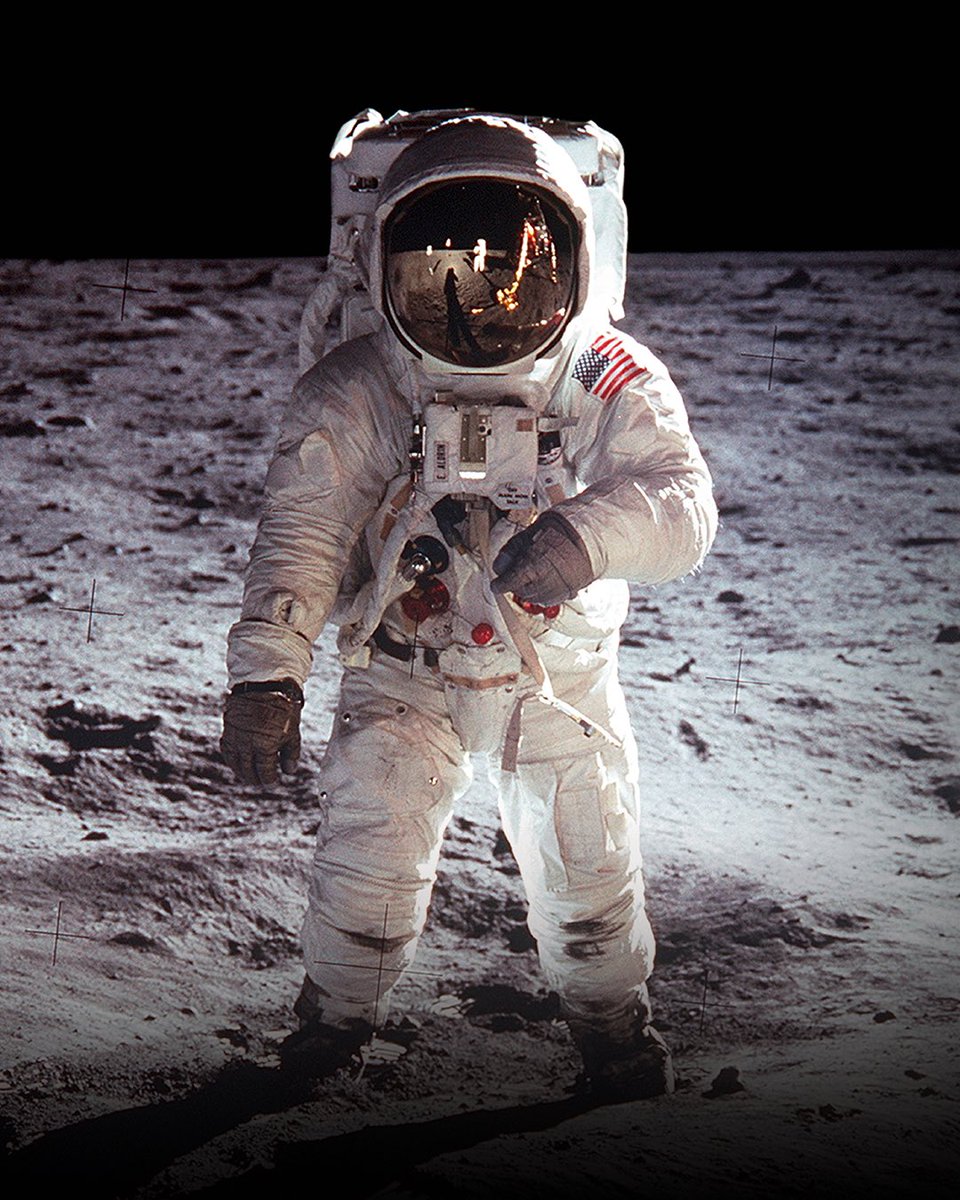 omegawatches's tweet image. #Moonwatch 
Remember the time humans first left footprints on the lunar surface? We certainly do. omegawatches.com/Moonwatch