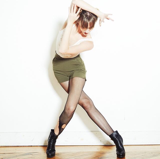 HeymanTalent's tweet image. Our resident queen of posing, Olive 👑
Photo: Chris Kaufman
#heymantalent #model #modeldevelopment #modellife #posing #posingpractice #freestyle #louisvillemodel #onetowatch #womensfashion #fashion #louisvillefashion #csk_army💀