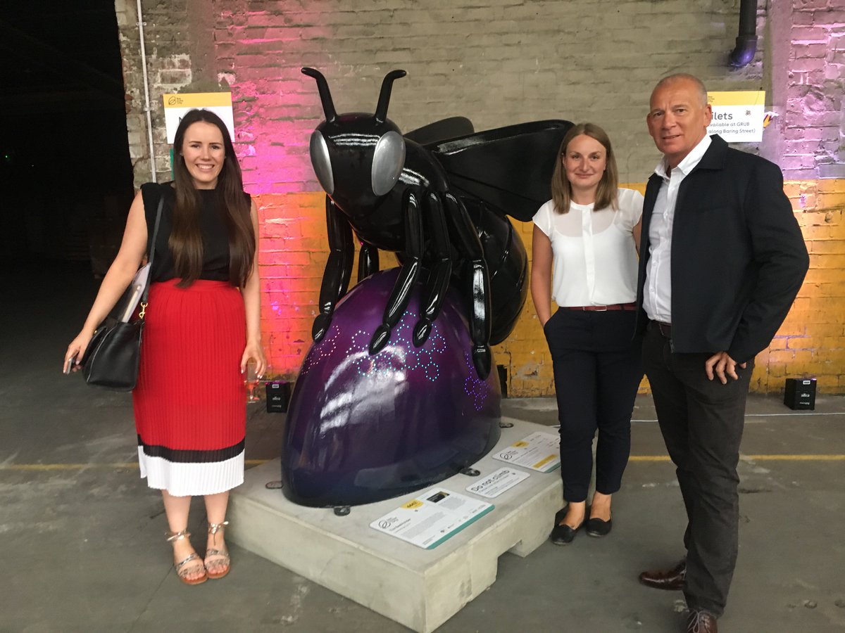 The_Beeholder's tweet photo. _ @beeinthecitymcr Meet my family, friends, creators, artists, designers, genius @Cundall_Global #Light4 @APBissell @LizzieSkelton @hannahmurphy8 Mark, Kim and Kenny #BeeInTheCity and forever thankful to my sponsor @whitecroftlight #BeeHolder https://t.co/eHPnCiuDEf