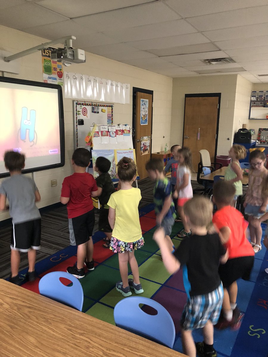 We had a great week at Kindergarten Camp!  Thank you to the parents and students who participated! Valley View is excited about the new school year.