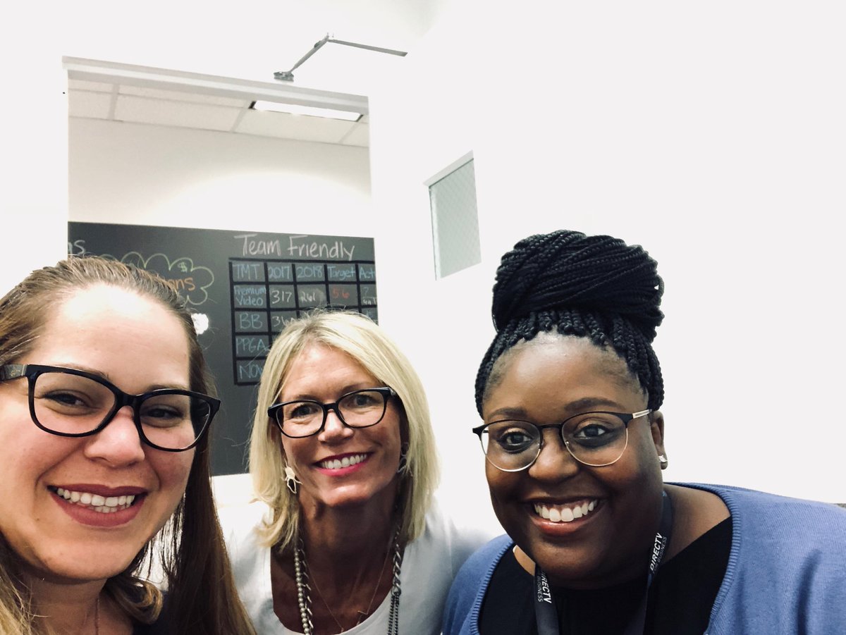 zpadilla02's tweet image. It’s always so exciting to see a leader like @404girl thank you for everything #amazingleader with @MrsBogier