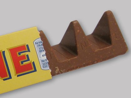 チョコ トブラローネ のスカスカだった山が元通りに