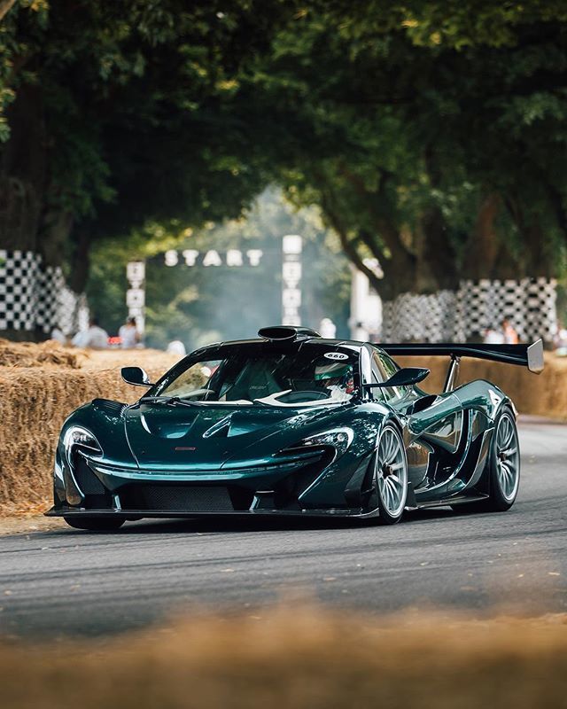 AlexPenfold93's tweet photo. Only shot I managed to get of @speedy_gonzales999’s new P1 GT. Hopefully see it somewhere with less hay bales soon! #mclaren #p1gt https://t.co/7pCH02nt7W https://t.co/upRLpkY6cS