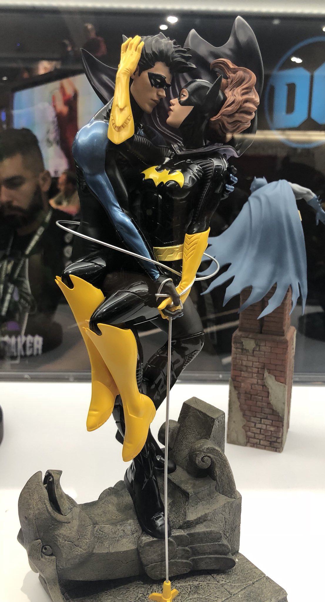 Paul Harding on Twitter: Nightwing u0026amp; Batgirl on display. Designed by Ryan  Sook and sculpted by me for #dccollectibles https://t.co/3uLkze7Pvm /  Twitter