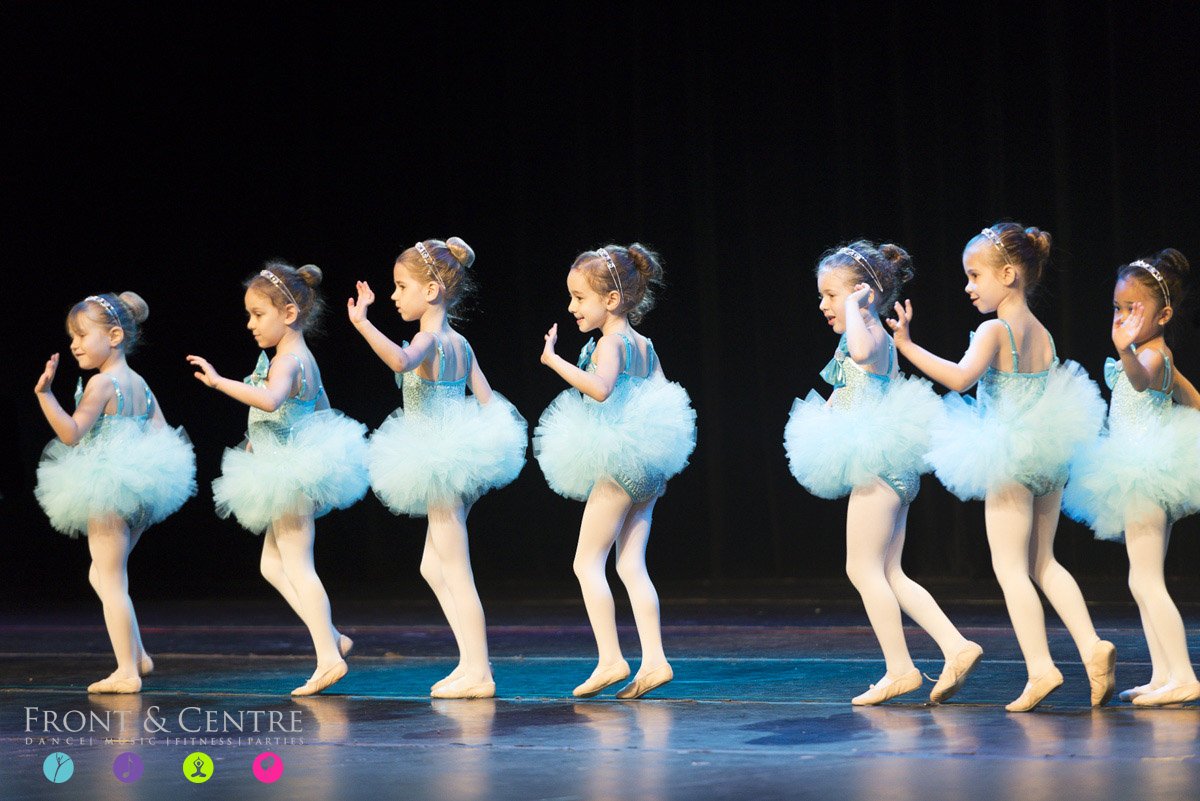 fcdance's tweet image. Waving Bye to the work week and Hello to the weekend! #dance #ballet