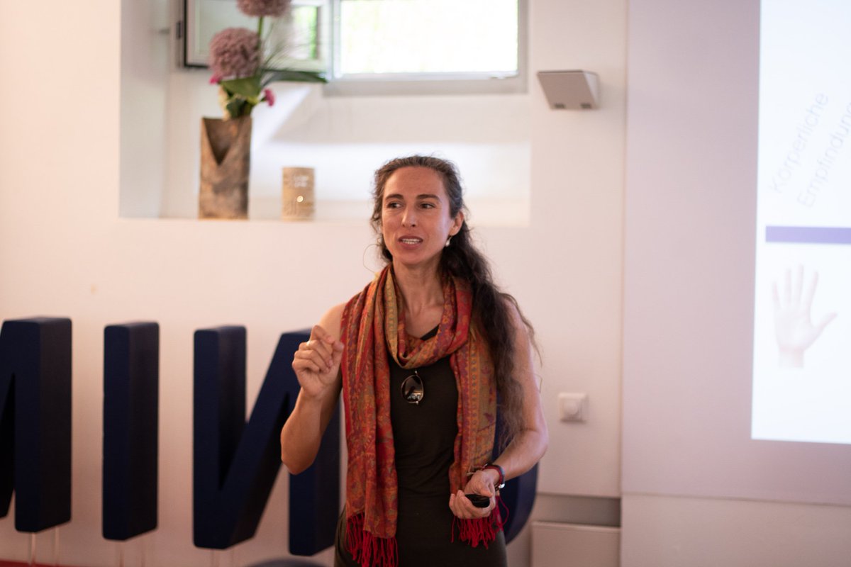 Mind_Events's tweet image. Autorin Vivian Dittmar hat uns bei der #MIND2018 erklärt, wie wir mit den Gefühlen in unserem "emotionalen Rucksack" umgehen können. Wir bedanken uns für den hilfreichen Vortrag und den intensiven Workshop!