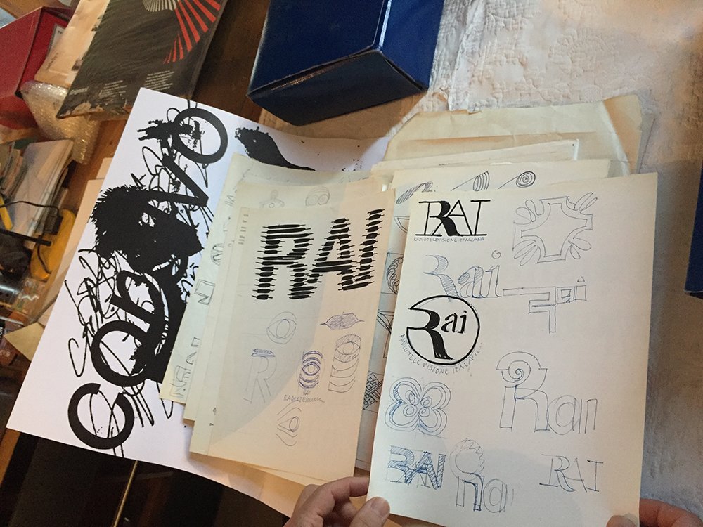 Last week, we got the chance to visit the archive of legendary artist and graphic designer, Franco Grignani (1908-99). The Milan-based collection contains an array of artworks, prints and sketches – check out some of our highlights on the site bit.ly/2mxkBO3