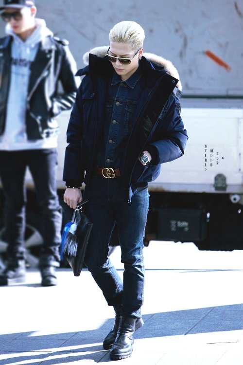 wangsarchive's tweet photo. god he looked so RICH https://t.co/9Nwkh46Td4
