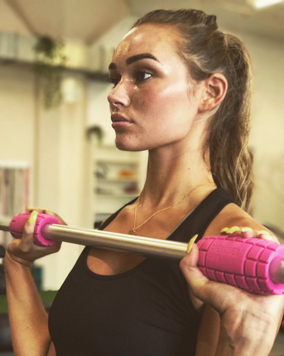 fitnessfrontier's tweet photo. If you're going to do it, do it right! Pink Grenadier Grips are available from https://t.co/qNsJmi3Nrk for 20% off use discount code: Frontier20 #lifting #bb #fitspo #fitfam #gunsmithfitness #grenadiergrips #crossfit #discoutcode #fitness #workoutmotivation https://t.co/vBKDBhB6Si