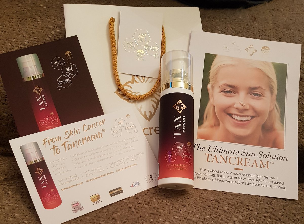 Bingleykat's tweet photo. Home to this little surprise thanks @stuartdixon13 @AcademyCarnegie @tancreamworld #sunsafe #glow #instanttan  #spf50 can't wait to use this 😎☀️💖 https://t.co/nx0w957XMA