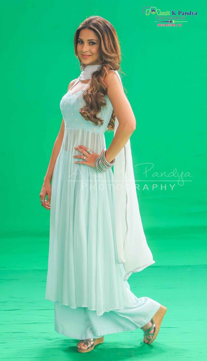 jennifer winget zoya dress