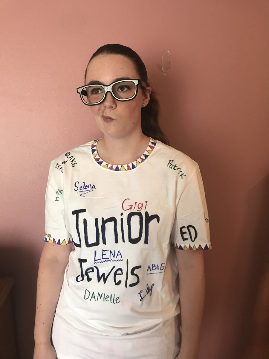 xdontblametayx's tweet image. alright @taylorswift13 @taylornation13, we got our costumes ready, just no tickets for #repTourDetroit! we are die hard swifties &amp;amp; all we want is to experience rep tour! please help us out, we’d be forever grateful ❤️🐍