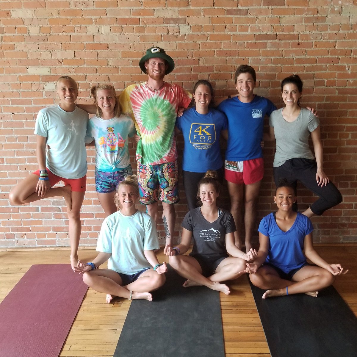 4KNewYork's tweet photo. Thank you @GraceYoga_GB for keeping Team New York stretched and feeling good! https://t.co/iqbNvpsSzM